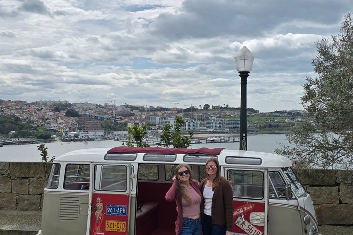 Porto: Private Vintage VW Kombi Tour with Open Roof (2-8 People)