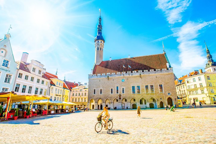 Tales of Old Tallinn 2-hour Walking Tour