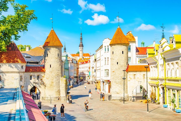 Tales of Old Tallinn 2-hour Walking Tour