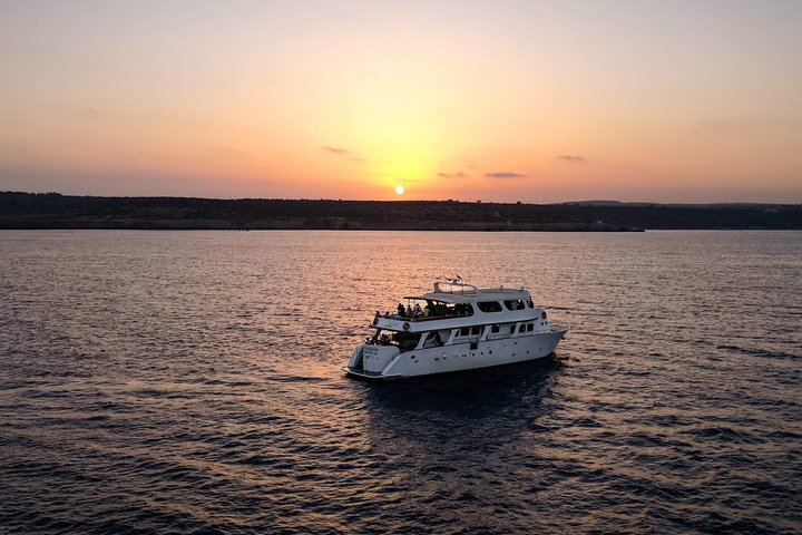 The Original 80/90's & DJ Sunset Cruise - ADULTS 16+