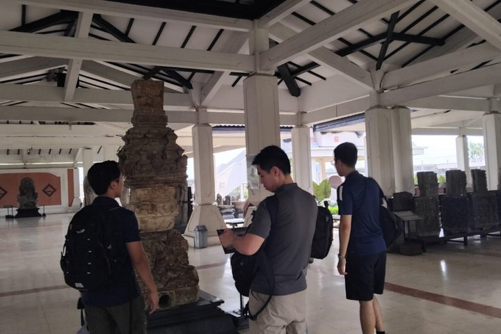 Trowulan Tour Ruin of Majapahit Kingdom from Surabaya