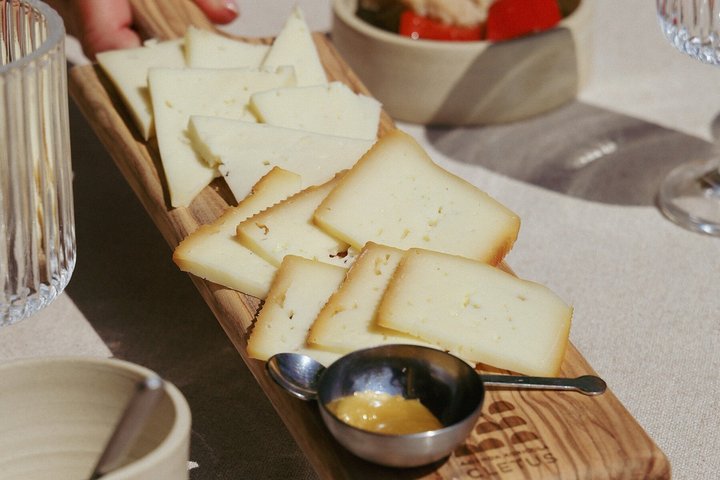Olive Oil Tasting with Local Food on Lake Garda Hills
