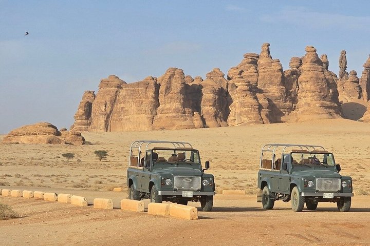 Fancy Tour of Hegra in a Vintage Land Rover