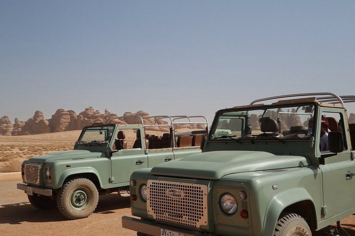 Fancy Tour of Hegra in a Vintage Land Rover