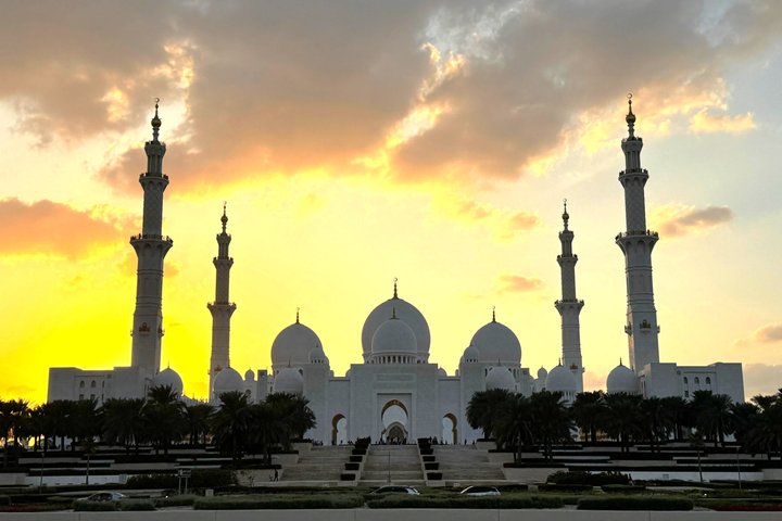 Abu Dhabi Half Day City Tour Sharing Experience