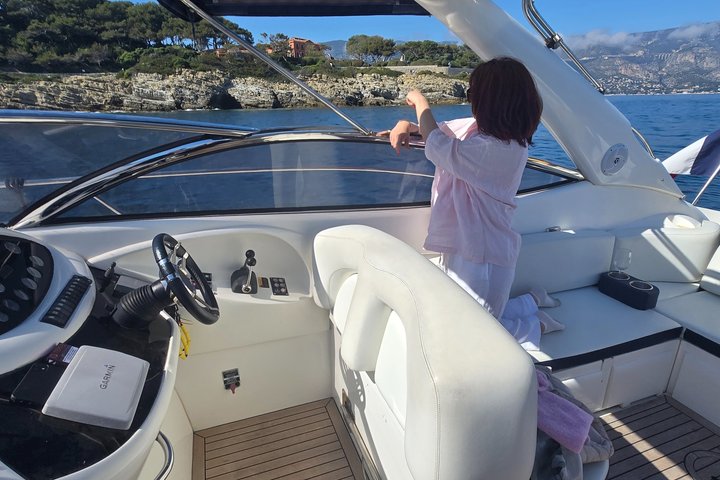 Private boat rental between Nice and Monaco