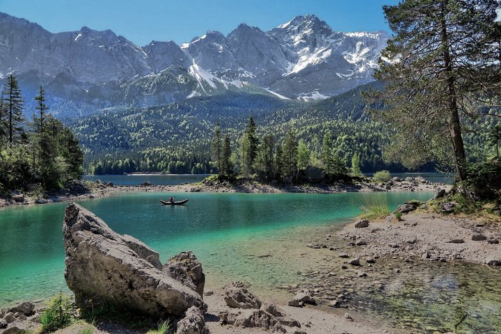 Day Trip to Zugspitze and Eibsee by minivan From Munich