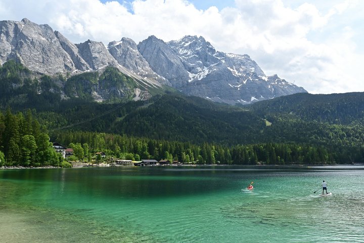 Day Trip to Zugspitze and Eibsee by minivan From Munich
