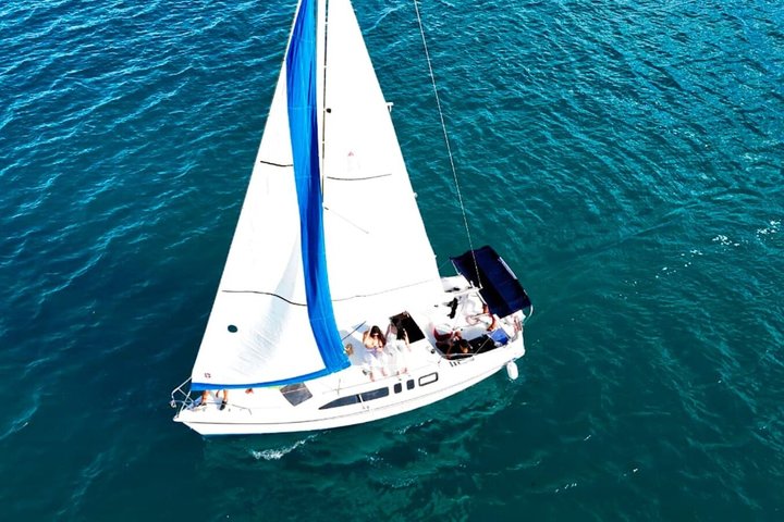 Tour Sailing 4 Hours Private Magic Bacalar Up to 7 People