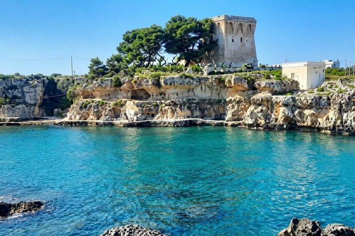 From Monopoli to Polignano : Cave boat tour with aperitif