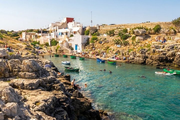 From Monopoli to Polignano : Cave boat tour with aperitif