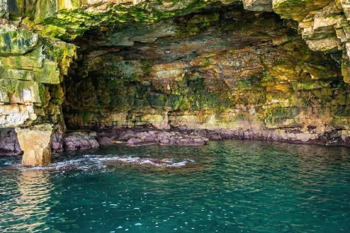 From Monopoli to Polignano : Cave boat tour with aperitif
