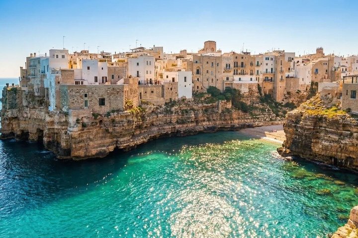 From Monopoli to Polignano : Cave boat tour with aperitif