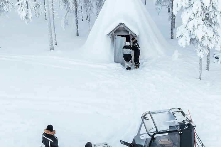 Private Expedition: INTO THE WILD Safari & Lunch in Glass Igloo