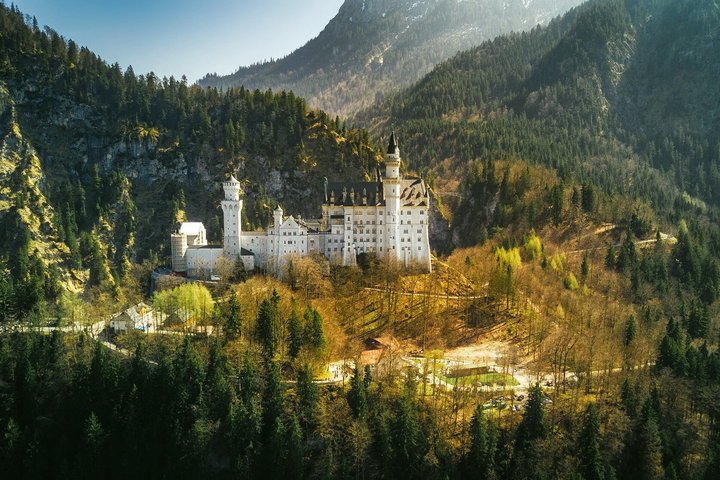 Neuschwanstein Castle Tour with Skip the Line from Hohenschwangau