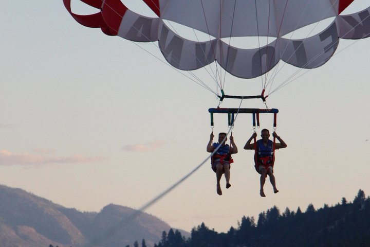Kelowna Group Parasailing Tour and Boat Ride