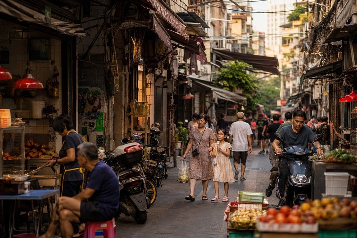 Private Guangzhou Layover Tour - Food, History & City Life