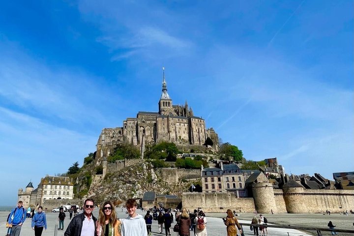 From Caen Bayeux D-Day and Food Tasting Tour by Range Rover