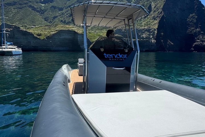 Boat Rentals and Private Tours to the Aeolian Islands with Tender