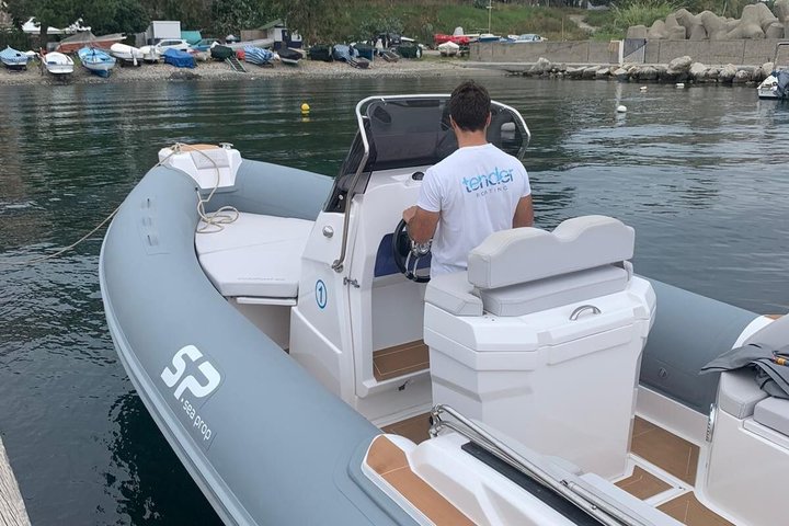 Boat Rentals and Private Tours to the Aeolian Islands with Tender