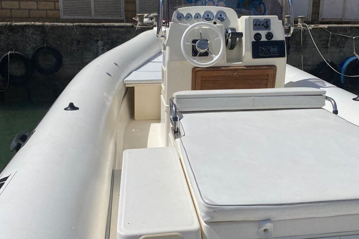 Boat Rentals and Private Tours to the Aeolian Islands with Tender