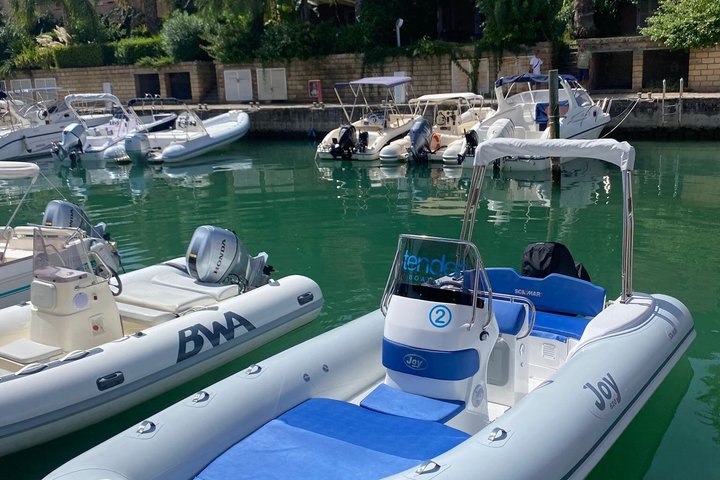 Boat Rentals and Private Tours to the Aeolian Islands with Tender