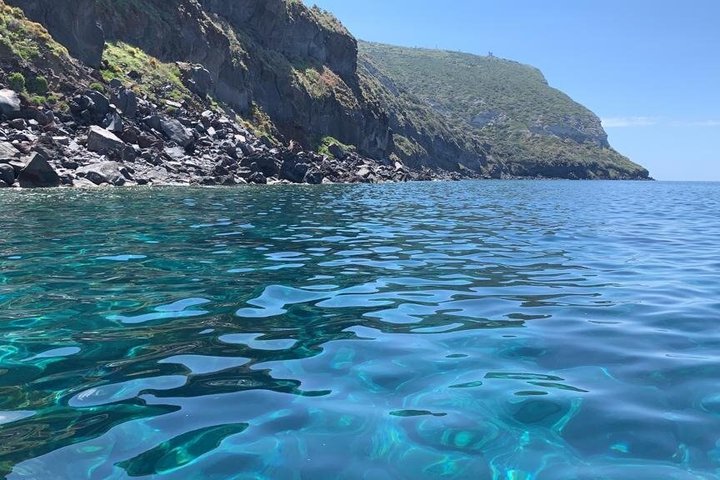 Boat Rentals and Private Tours to the Aeolian Islands with Tender