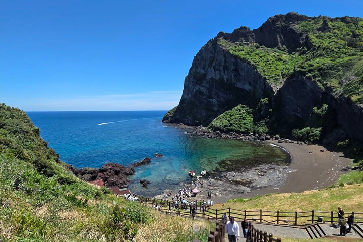 Jeju Private Taxi Tour with English Speaking Guide & Driver