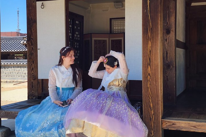 Jeonju Hanok Village and Maisan Tapsa Temple Day Tour From Seoul