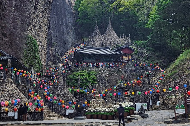 Jeonju Hanok Village and Maisan Tapsa Temple Day Tour From Seoul
