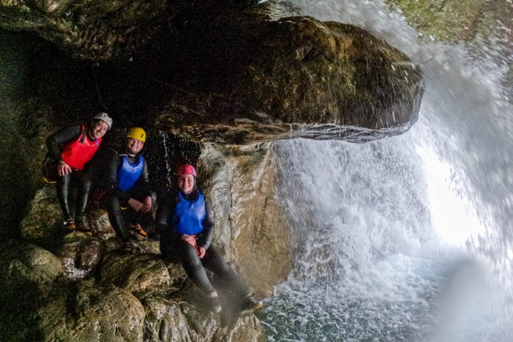 Canyoning Tour in Niyodogawa’s Most Beautiful Gorge