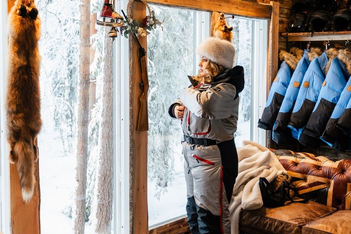 Private Expedition: INTO THE WILD Safari & Lunch in Glass Igloo