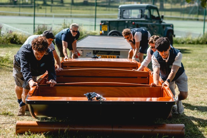 Shared Guided Punting Tour of Cambridge