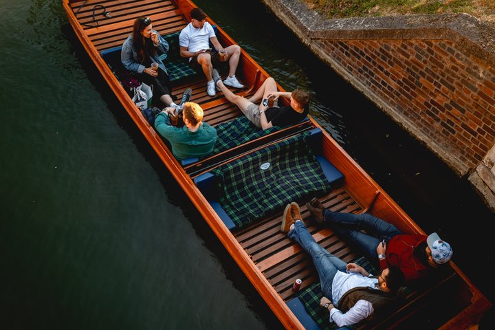 Shared Guided Punting Tour of Cambridge