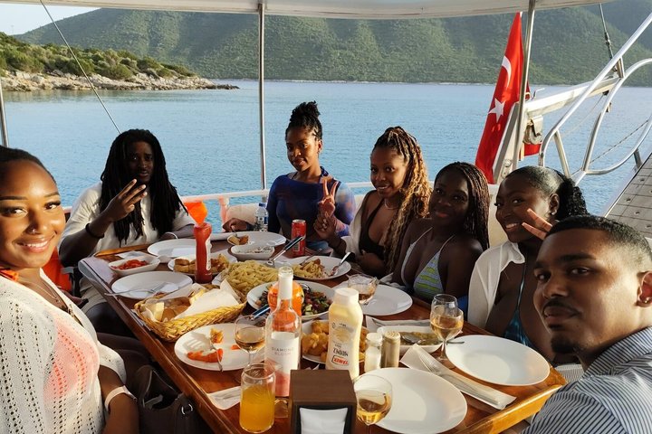 Private Sunset Boat Tour in Bodrum With Dinner
