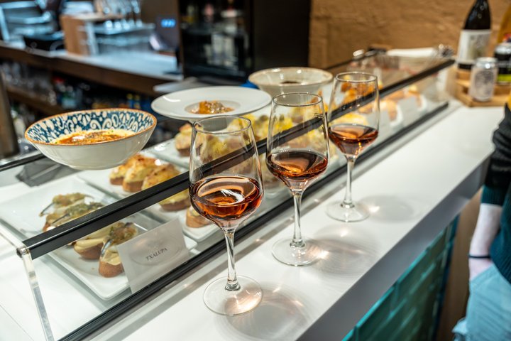 Cadiz Food Tour: Tapas, Drinks and Delights with a Local