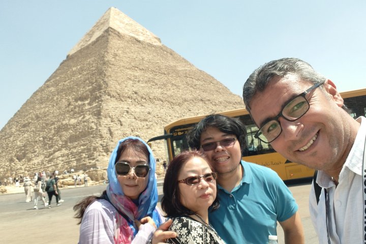 Private Guided Tour Giza pyramids, Sphinx with an Egyptologist