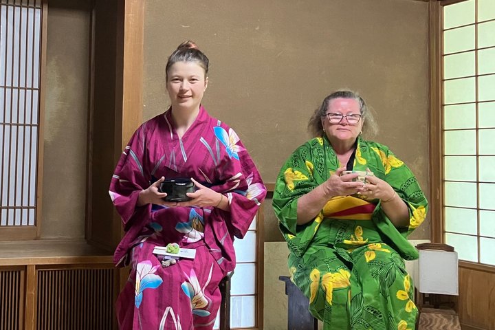 Chiba: Kimono & Tea Ceremony at a Historic Castle Garden