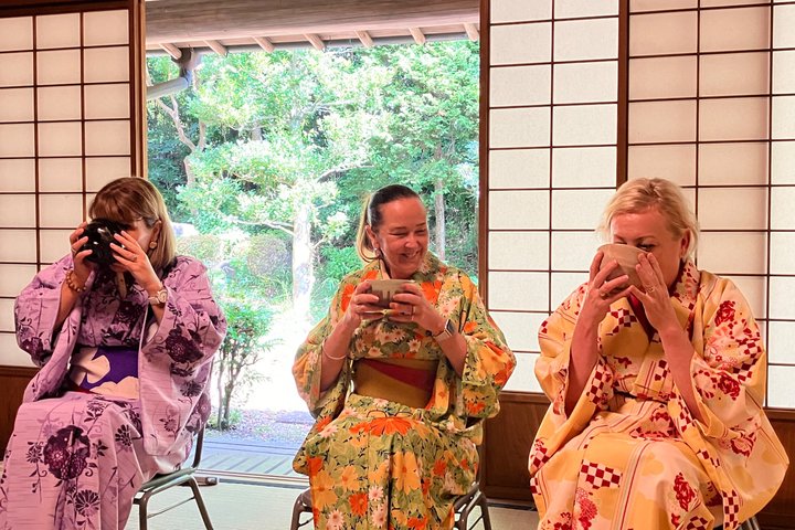 Chiba: Kimono & Tea Ceremony at a Historic Castle Garden
