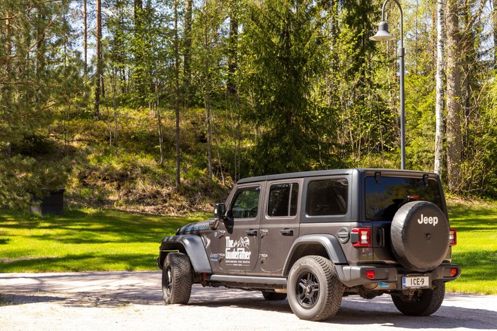 Northern Elegance: Private Reindeer Safari & Fireside Picnic*****