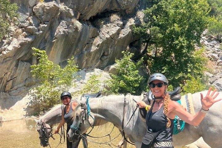 1 or 2 Hours PRIVATE Horse Riding in the forest in Kemer Antalya