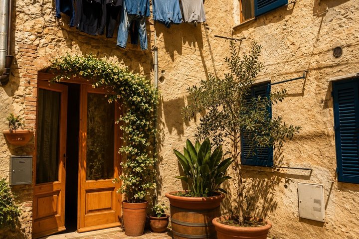Castles & Chianti Wine Experience– Small Group from San Gimignano