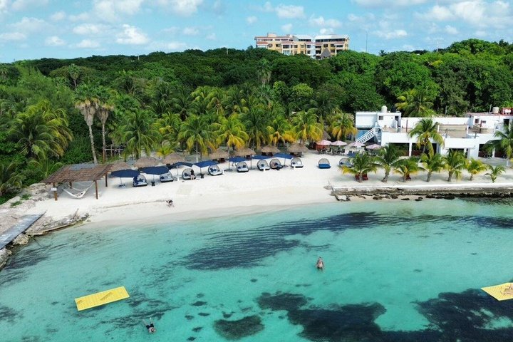 "Isla Mujeres en Catamaran All Inclusive + Free Transportation"