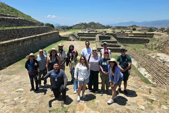 Monte Alban for 3hrs, Black Pottery and Alebrijes with Admissions