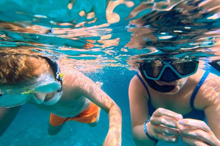 Makarska: 3-Island Speedboat Tour with Cave and Blue Lagoon
