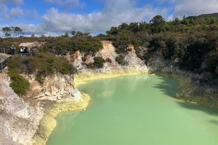 Wai O Tapu and Champagne Pool Geothermal Explorer
