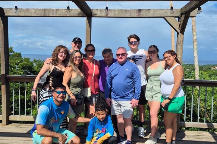 Roatan Wildlife Monkeys,Sloths, chocolate Rum tasting Island Tour