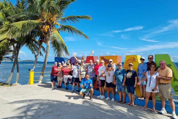 Roatan Wildlife Monkeys,Sloths, chocolate Rum tasting Island Tour