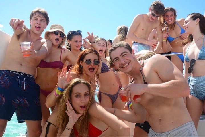 Sand-Bar Punta Cana Party Boat unlimited drinks, snorkeling Vibes