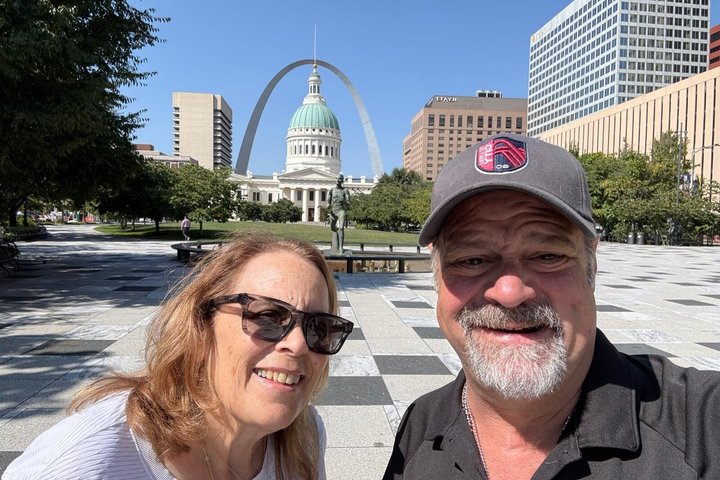 St. Louis Private Walking Tour: Iconic Sites & Stories
